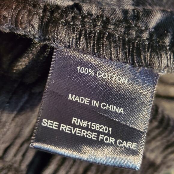 Forever 21 Plus Black Corduroy skirt Size 2x in Great used condition - Picture 4 of 5